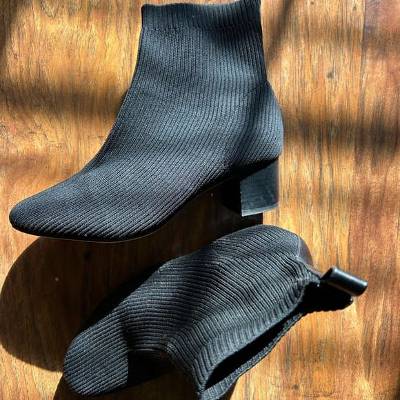 Black Ankle Boots Women’s Size 9 Stretch Business Casual - Picture 6 of 7